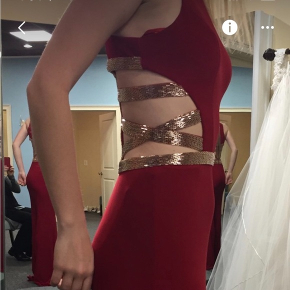 Faviana Red and gold accent gown size 0 perfect condition - Picture 2 of 7